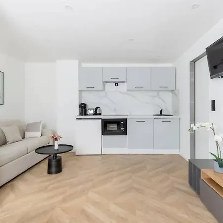Pte De La Chapelle Magnifique 1br Paris